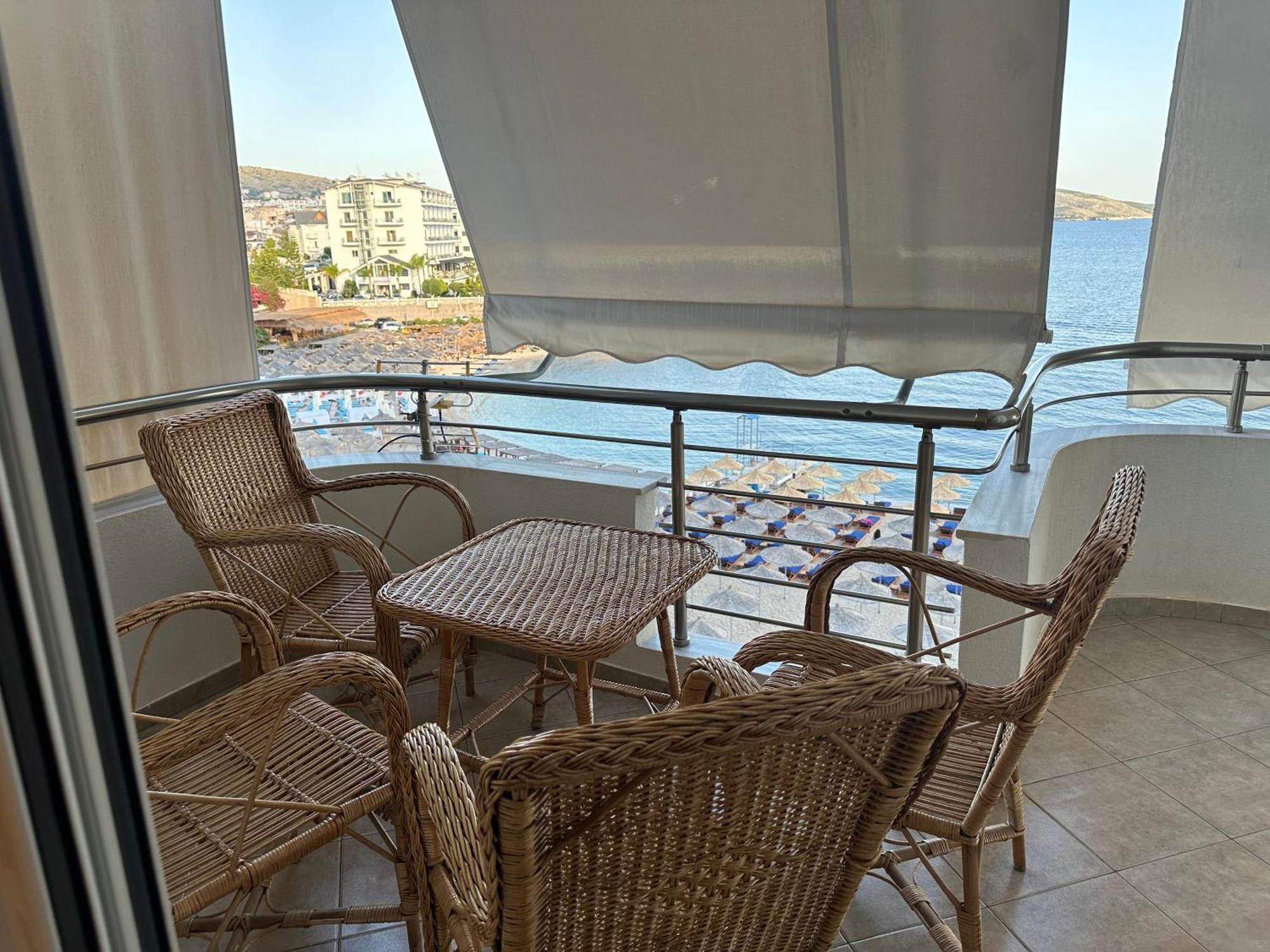 Aqua Apartments Seaview Sarandë Eksteriør billede